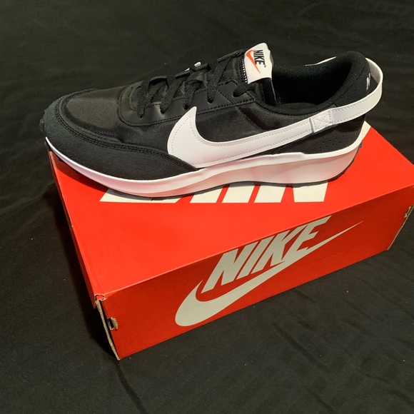 MENS NIKE SNEAKERS - Picture 9 of 11